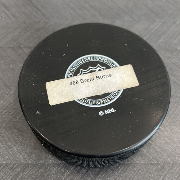NHL Official Hockey Puck - Signed by #88 Brent Burns San Jose Sharks - Picture 2 of 4